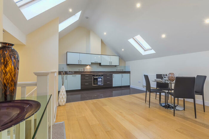 3 Bedroom House To Rent In Woodford Green, London, IG8