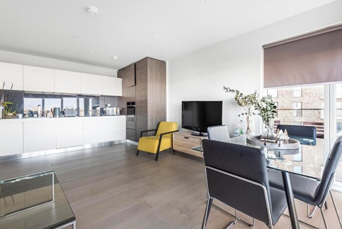 2 Bedroom Flat To Rent In Kidbrooke Park Road, Blackheath, SE3