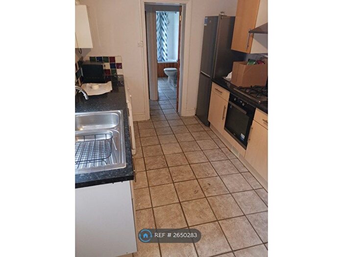 4 Bedroom Semi-Detached House To Rent In Kings Road, Caversham, Reading, RG4