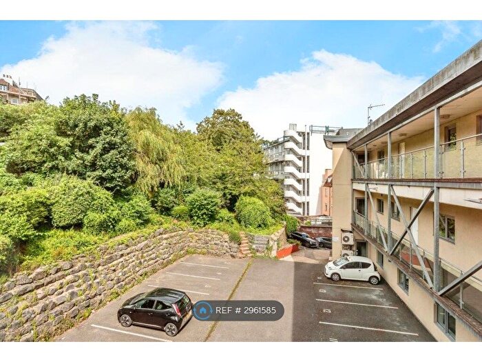 2 Bedroom Flat To Rent In Hotwell Road, Bristol, BS8