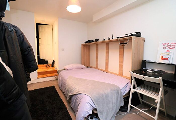 Studio To Rent In Crouch Hill, London, N4