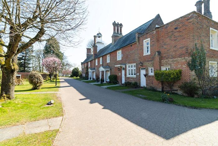 3 Bedroom Character Property To Rent In Hamels Park, Nr Westmill, SG9