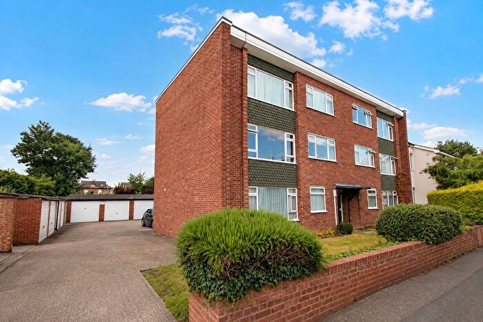 2 Bedroom Flat To Rent In Edgell Road, Staines-Upon-Thames, TW18