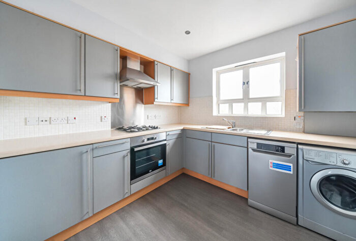 2 Bedroom Apartment For Sale In Sherborne Street, Cheltenham, Gloucestershire, GL52
