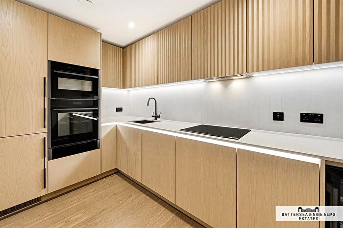 2 Bedroom Flat To Rent In Linear Place, Nine Elms, SW11