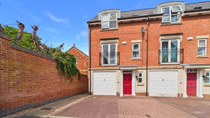 3 Bedroom Town House To Rent In St. Katherines Court, Derby, Derbyshire, DE22