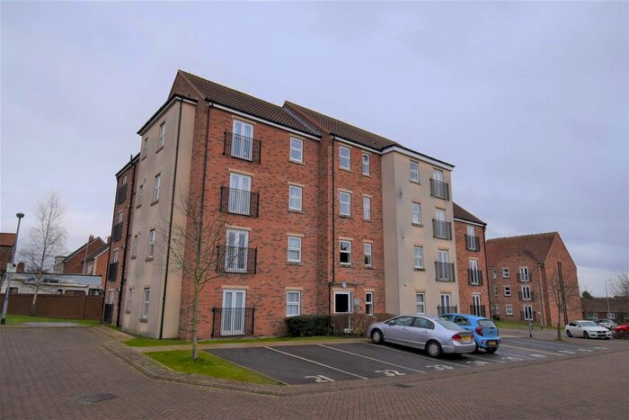 2 Bedroom Flat To Rent In Cloisters Mews, Bridlington, East Riding Of Yorkshire, YO16