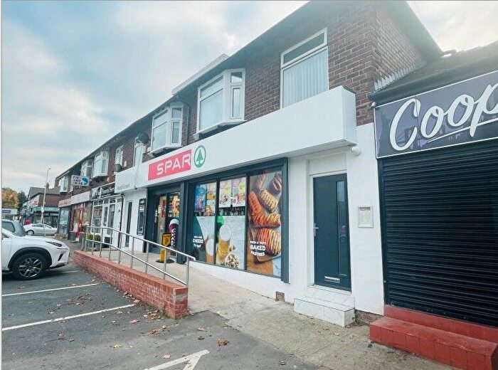 2 Bedroom Flat To Rent In Wilmslow Road, Cheadle, SK8