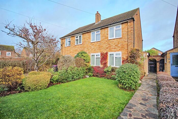 3 Bedroom Semi-Detached House For Sale In The Vineyard - Ware, SG12