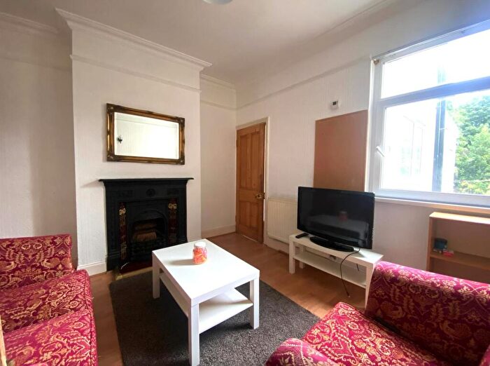 3 Bedroom Terraced House To Rent In Harold Road, Birmingham, B16