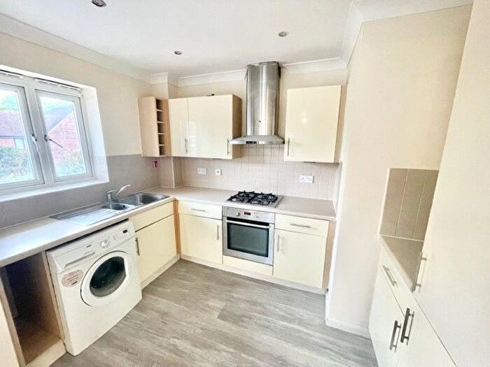 2 Bedroom Flat To Rent In Oriel House, Romford, RM7