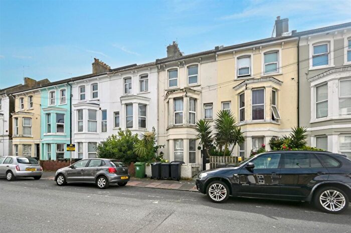 1 Bedroom Flat For Sale In Langney Road, Eastbourne, BN21