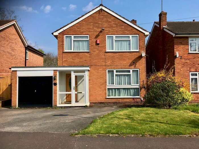 3 Bedroom Detached House To Rent In Meadow View, Moseley, Birmingham, West Midlands, B13