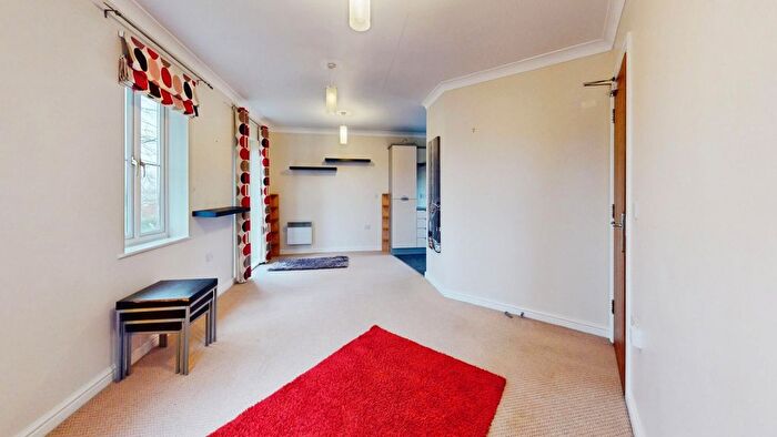 2 Bedroom Flat To Rent In Pipkin Close, Pontprennau, Cardiff, CF23