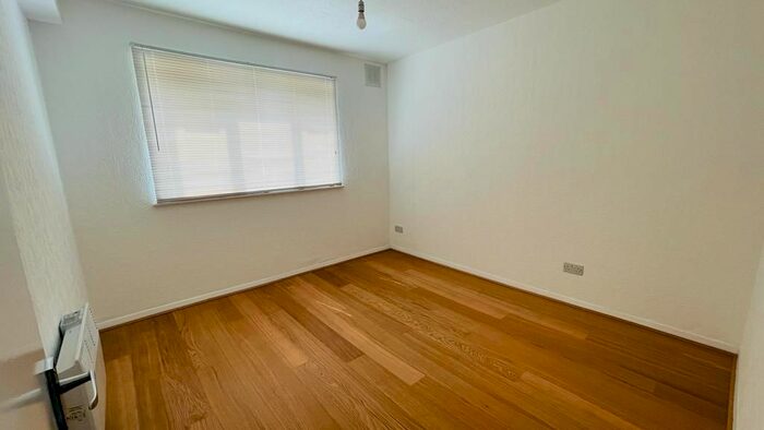 1 Bedroom Flat To Rent In Scotland Green Road, Enfield, EN3