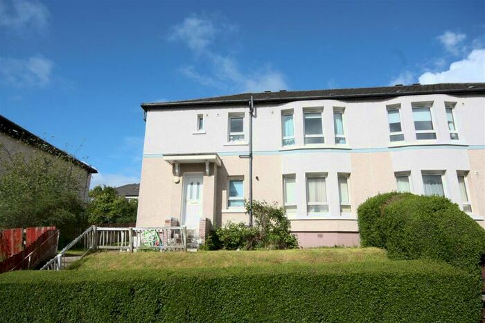 3 Bedroom Flat To Rent In Harport Street, Thornliebank, Glasgow, G46
