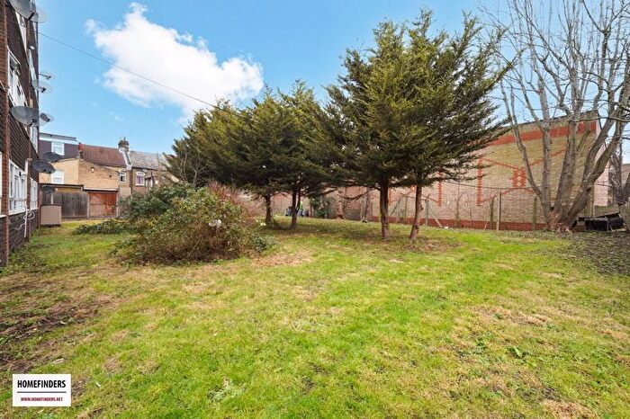 2 Bedroom Flat For Sale In Carnarvon Road, Stratford, E15