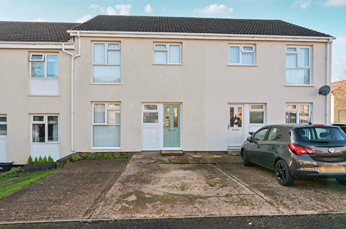 3 Bedroom Terraced House For Sale In Menzies Close, Lordshill, Southampton, Hampshire, SO16
