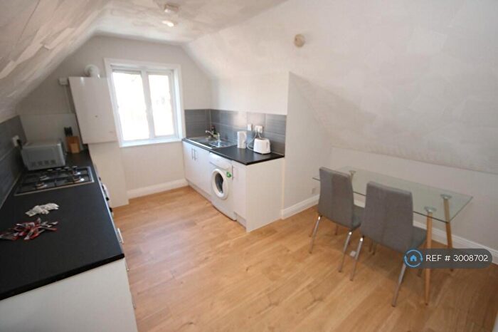 2 Bedroom Flat To Rent In Randolph Road, Bournemouth, BH1
