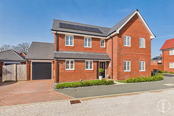 4 Bedroom Detached House For Sale In Fieldfare Crescent, Botley, SO32