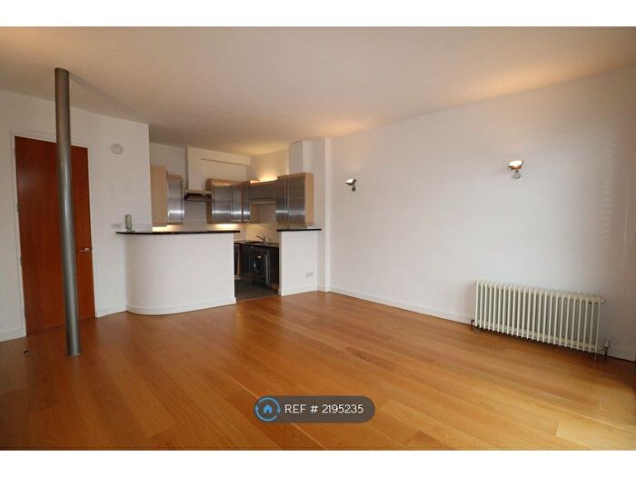 2 Bedroom Flat To Rent In Brockton Street, Northampton, NN2