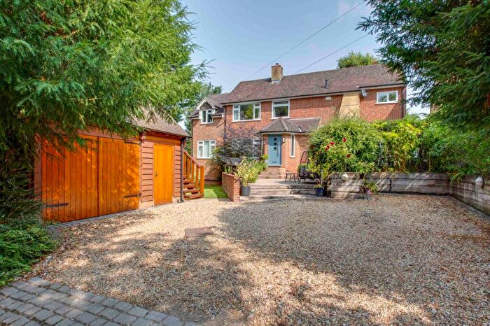 4 Bedroom Detached House For Sale In Bartons Road, Penn, HP10