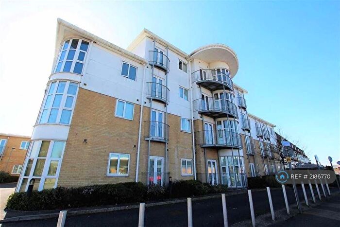 Studio To Rent In Castle Lane West, Bournemouth, BH8