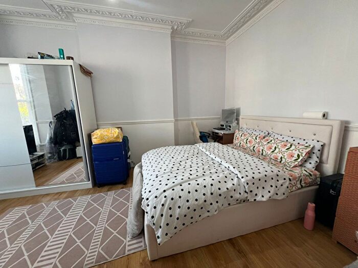 1 Bedroom Studio To Rent In Ilford, IG1