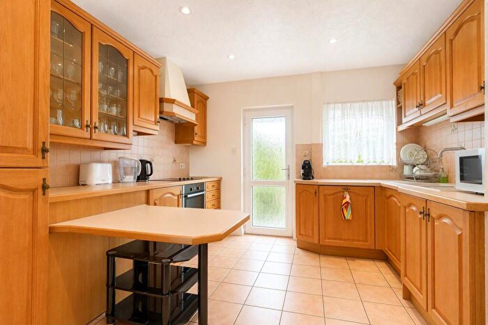 3 Bedroom Apartment To Rent In Gainsborough Square, Bristol, Somerset, BS7