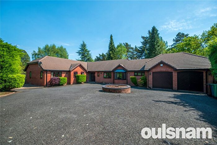 3 Bedroom Bungalow To Rent In Cherry Hill Road, Barnt Green, Birmingham, Worcestershire, B45