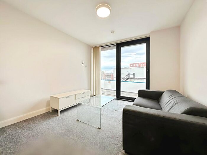 1 Bedroom Flat To Rent In Skinner Lane, Leeds, West Yorkshire, LS7