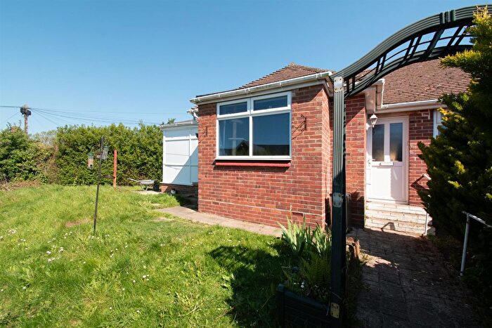 1 Bedroom Semi Detached Bungalow For Sale In Fellows Road, Hastings, TN34