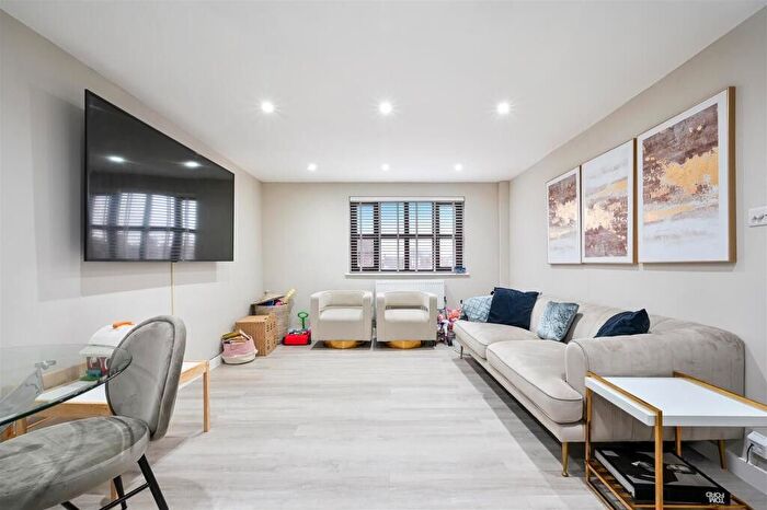 2 Bedroom Flat For Sale In Lime Court, Lewis Road, Mitcham, Surrey, CR4