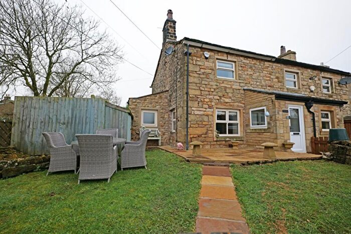2 Bedroom Cottage For Sale In Parkinson Terrace, Trawden, BB8