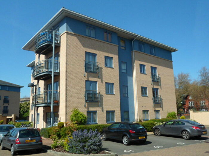 2 Bedroom Apartment To Rent In Castle Quay Close, Nottingham, NG7