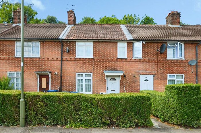 3 Bedroom Terraced House For Sale In Horsecroft Road, Edgware, HA8