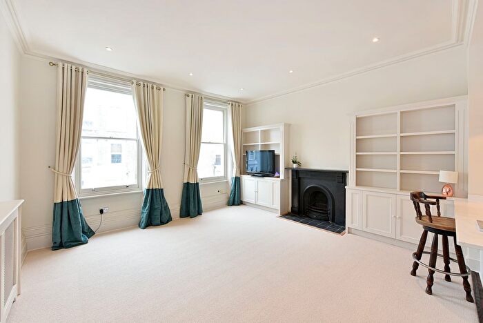 2 Bedroom Flat To Rent In Hildyard Road, SW6