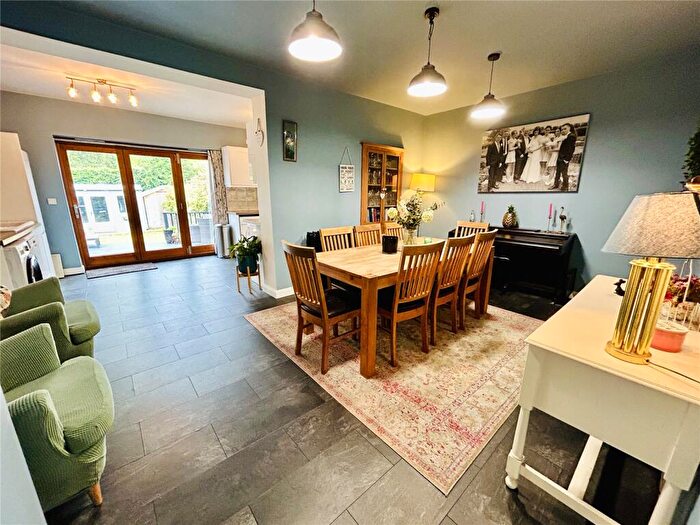 5 Bedroom Semi-Detached House For Sale In Maylands Drive, Sidcup, Kent, DA14