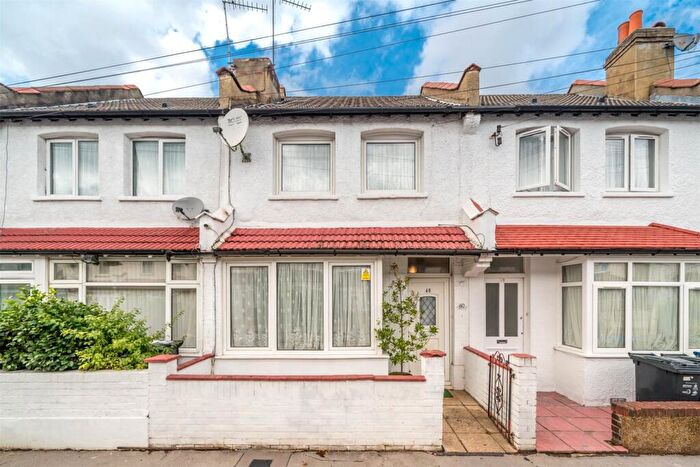3 Bedroom Terraced House For Sale In Lakehall Road, Thornton Heath, CR7