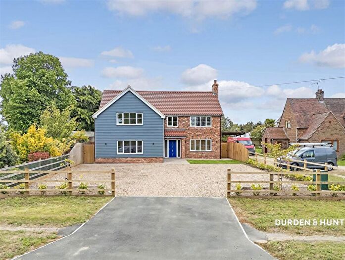 4 Bedroom Detached House To Rent In Harwich Road, Manningtree, CO11