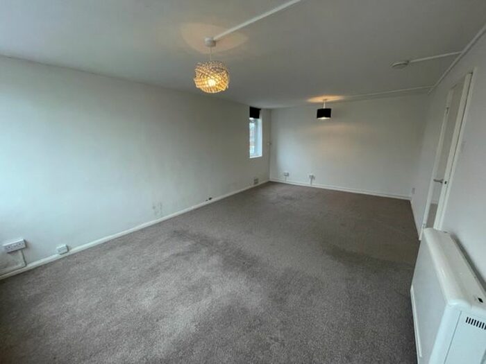 3 Bedroom Flat To Rent In Frederick Street, Wigston, LE18