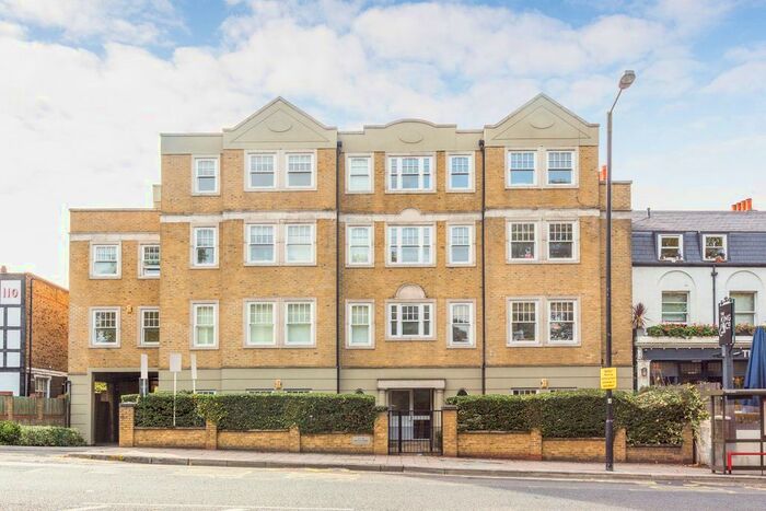 2 Bedroom Flat To Rent In Clapham Park Road, London, SW4