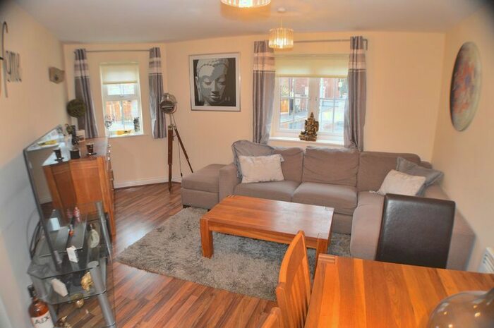 2 Bedroom Flat To Rent In Bayleyfield, Hyde, SK14