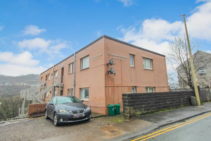 4 Bedroom Flat To Rent In St Michael's Court, Wood Road, Treforest, CF37