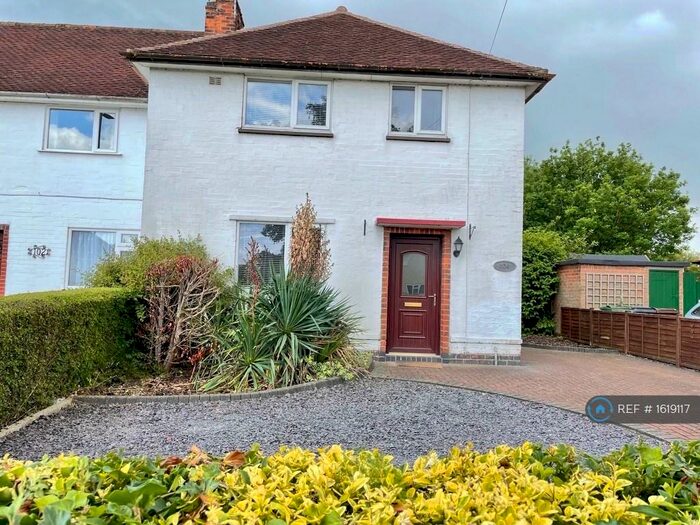 4 Bedroom Semi-Detached House To Rent In Alan Moss Road, Loughborough, LE11