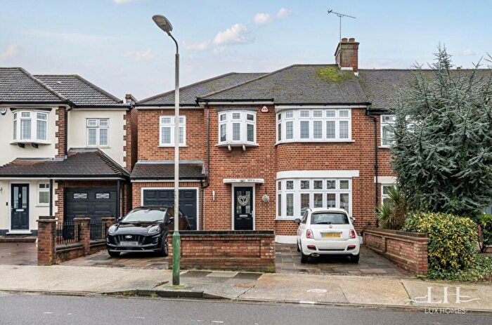 5 Bedroom Semi-Detached House For Sale In Stanley Avenue, Romford, RM2