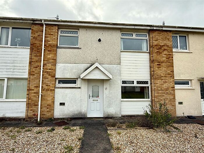 3 Bedroom Terraced House For Sale In Thomas Avenue, Ponthenry, Llanelli, SA15