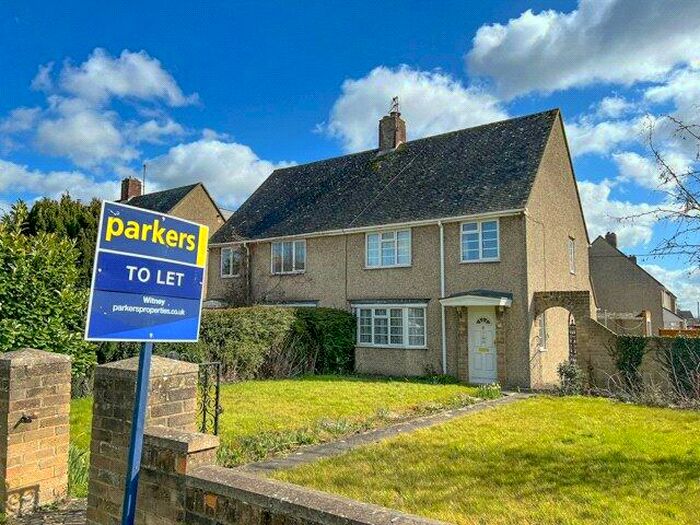 3 Bedroom Semi-Detached House To Rent In Curbridge Road, Witney, OX28