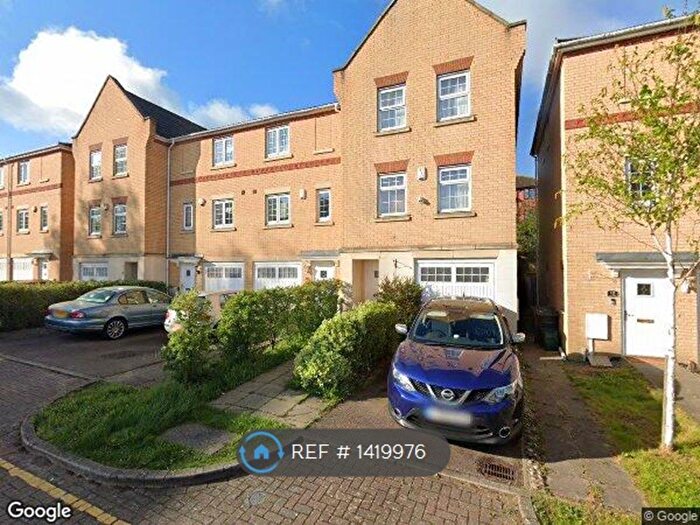4 Bedroom End Of Terrace House To Rent In Barkway Drive, Orpington, BR6