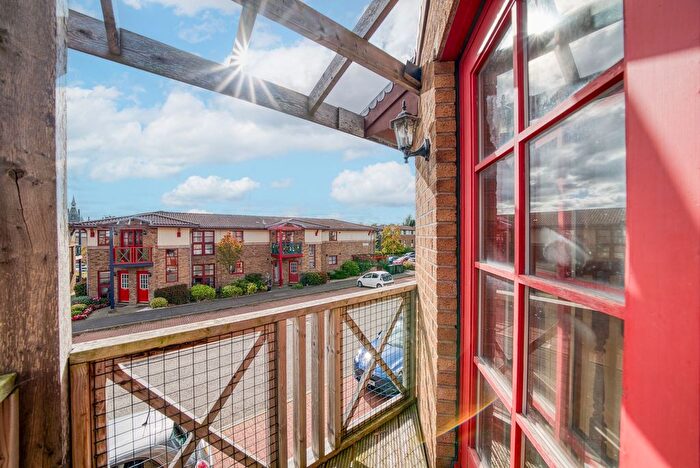 2 Bedroom Flat For Sale In East Werberside, Edinburgh, EH4